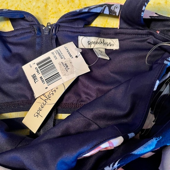 NWT Speechless juniors dress blue with flowers size small - Picture 6 of 6